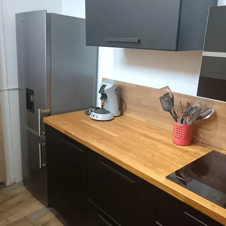 Downtown Terrace Apartment *