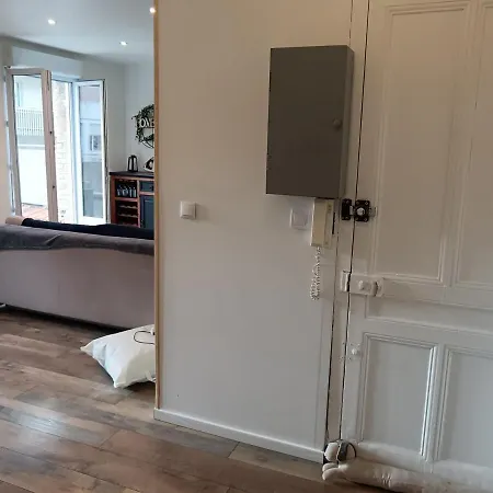 Downtown Terrace Apartment