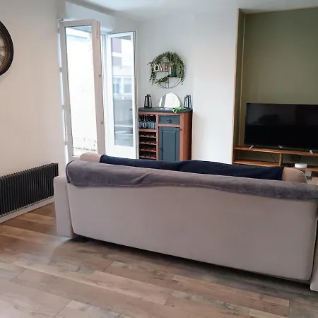 Downtown Terrace Apartment